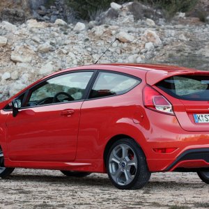 02-2014-ford-fiesta-st-fd.jpg