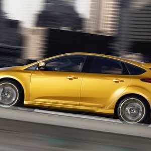 015-2013-ford-focus-st.jpg