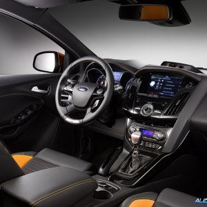 newfordfocus-st-30.jpg